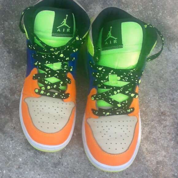 Multicolor Jordan Kid's Air Jordan 1 Mid SE  size 5.5 - Picture 4 of 5